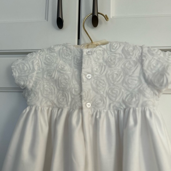 NWOT beautiful Christening gown - Picture 4 of 9